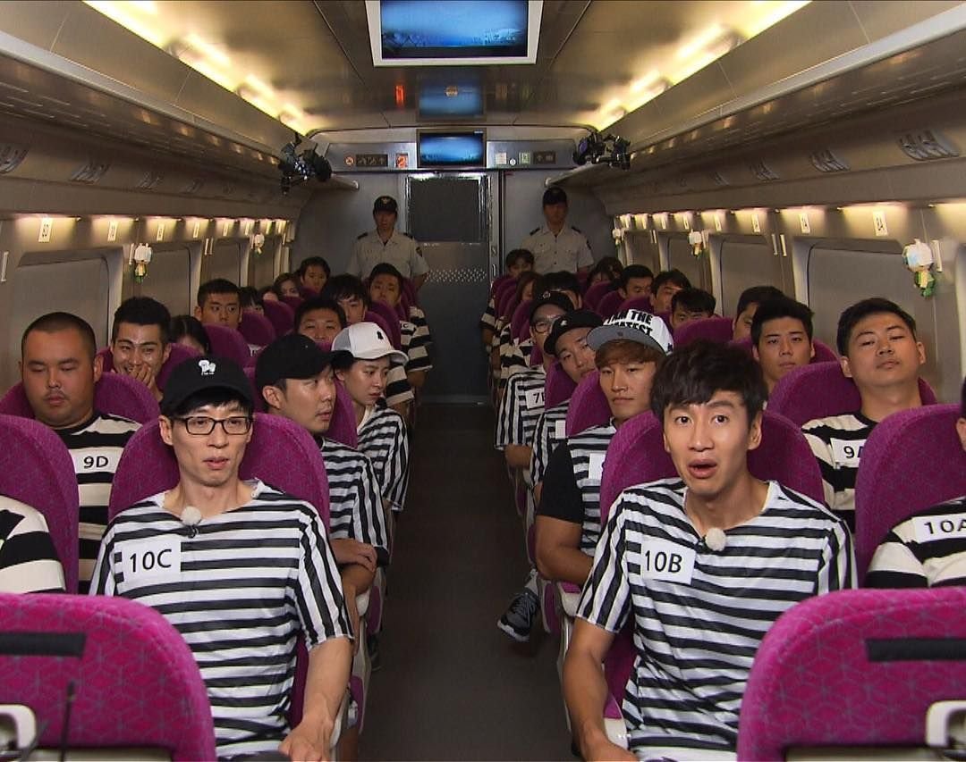MusicNFTsDegen's tweet photo. Do Kwon with his mates heading to the new location 

#DoKwon2jail #Dokwonarrested #terraluna #lunatics #Lunaterra https://t.co/f9pAFgt8jz