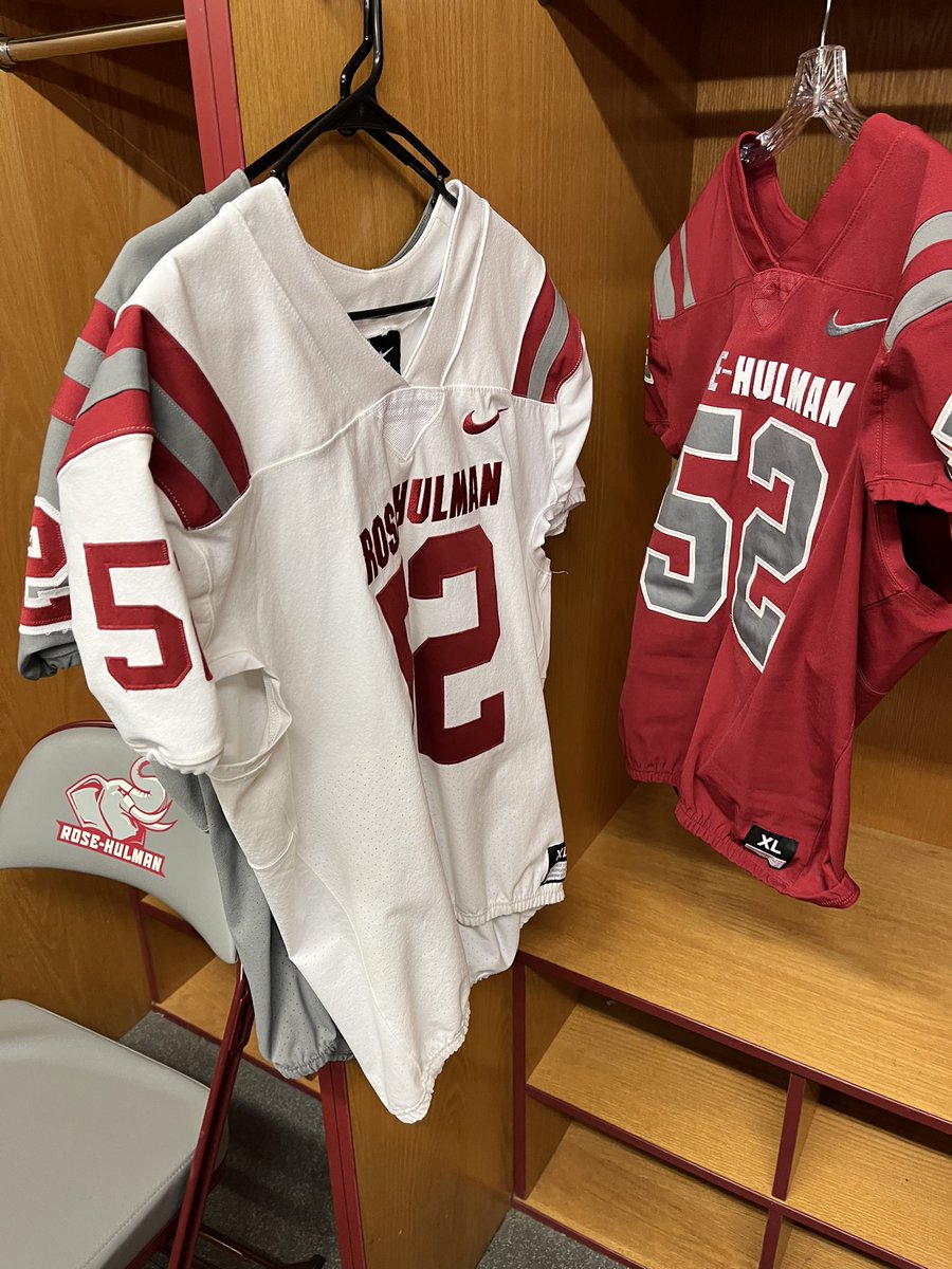 alexkling52's tweet photo. Thank you @RoseHulman @RoseHulmanFB and @Coach_Fries for inviting me up for a visit. I had a great time and look forward to hearing from you in the future and coming to camp and some home games. https://t.co/hlrdApmvKG