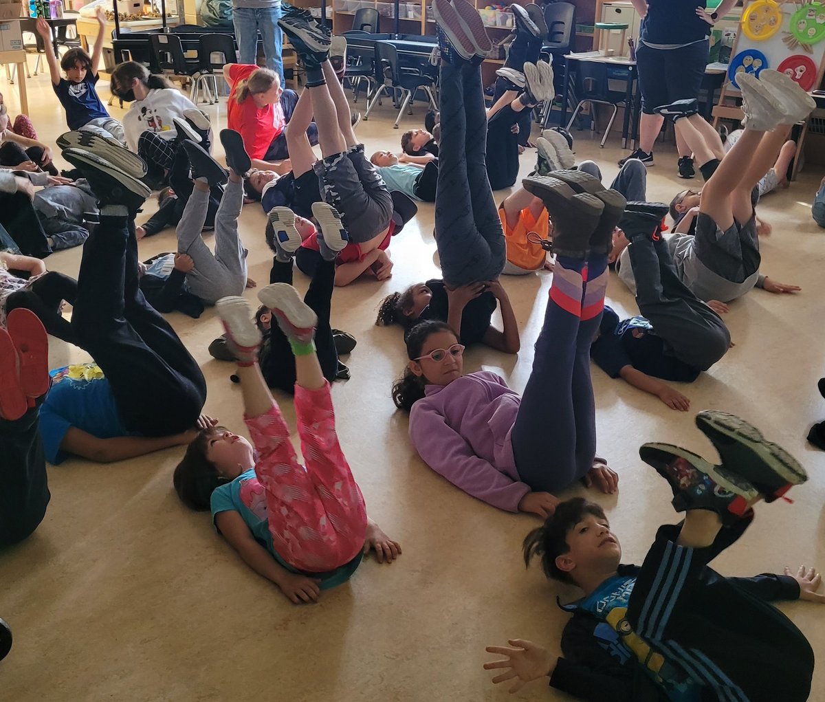 MrsBouwmeester's tweet photo. Kicked off #GECDSB #FitWeek with our buddies. Kindergarten and grade 5 classes came together to dance and do yoga! So much fun and a great way to start off Monday morning! @TeacherMrsBurke @JAMMustangs https://t.co/CoFjjQvIaz