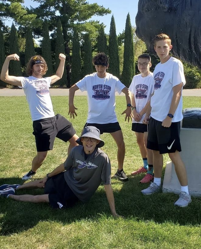 BellevueEastXC's tweet photo. Interested in @ChieftainNation cross country?? Informational meeting at 3:30p on Friday, 20 May in room F14! We will discuss team expectations and summer conditioning. #runwiththebeast https://t.co/8iTOBZSBHV