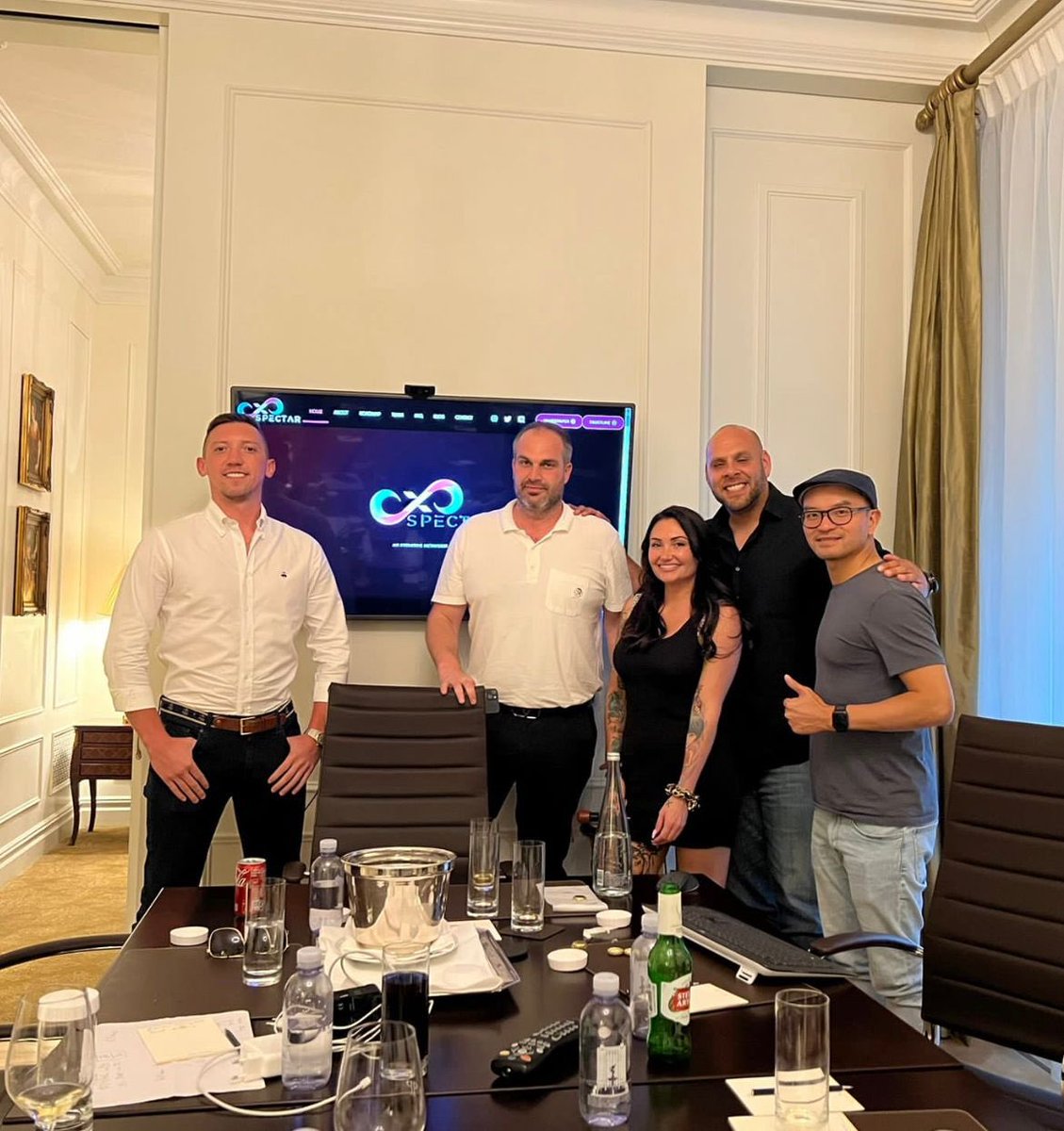 xSPECTAR's tweet photo. 🧬 Meet and greet at The Plaza 🧬

#xSPECTAR with @XRPjenna @MikeCheckYaSelf @CryptoCriminal5 

#XRP #XRPL #XRPledger #XRPLcommunity #XRPCommunity #XRPArmy @rippleitinNZ @RippleXDev @Ripple https://t.co/BJMWc50DFQ