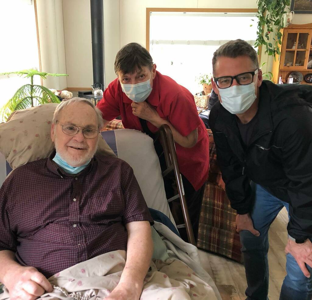 tomgreentree's tweet photo. I enjoyed a wonderful visit and time of prayer with the Plants today. They continue to inspire me by their enduring faithfulness and their joyful trust in Jesus. ❤️ https://t.co/VFXGlayaXc https://t.co/NYc1FOFwp9