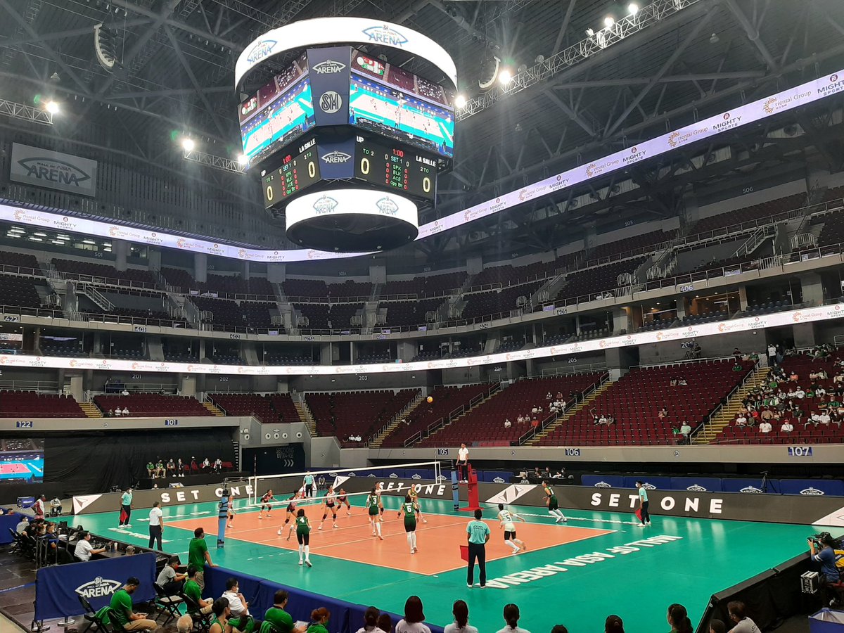 theo78's tweet photo. Another women's volleyball week! #UPvsDLSU #UAAPSeason84 https://t.co/FpwoltHFOH