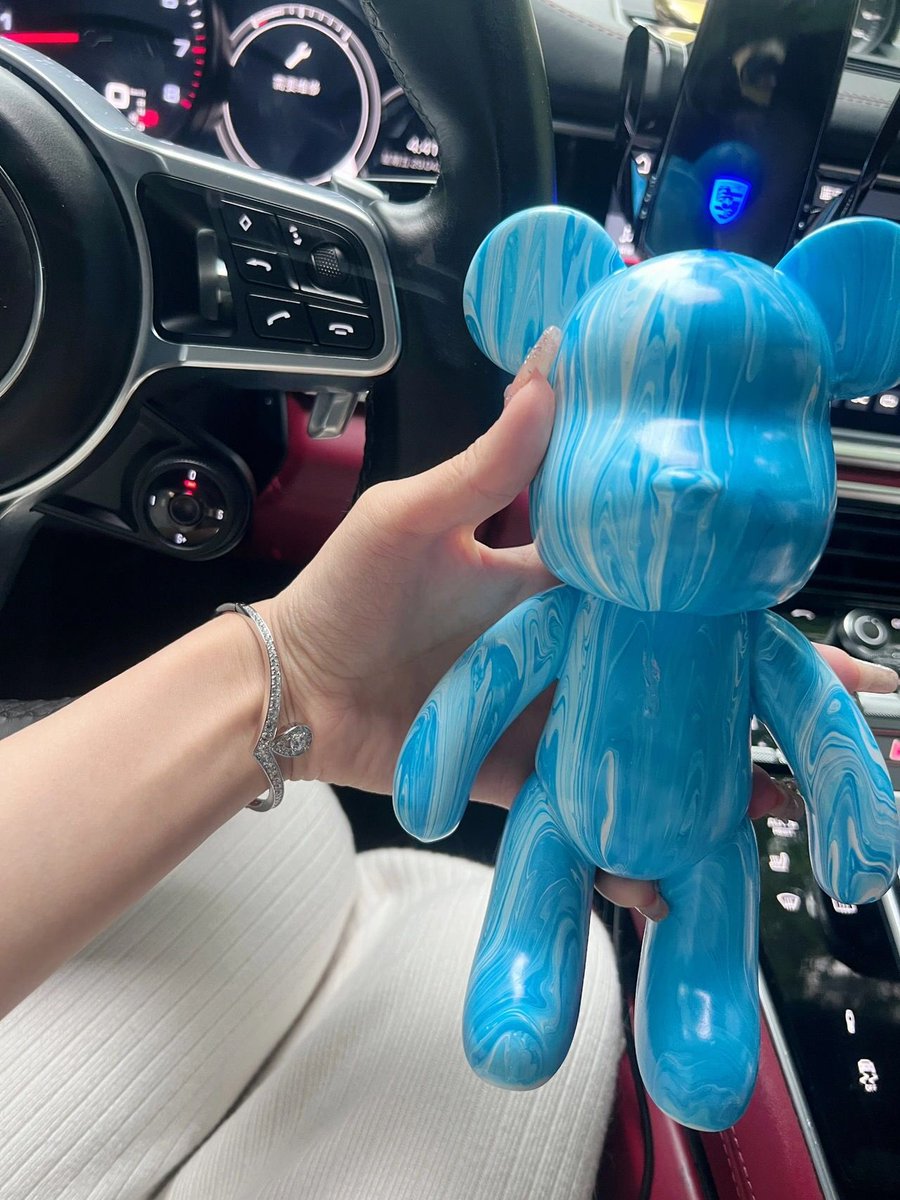 Renan_Torreti's tweet photo. Make your own violent bear, fluid bear, it's fun #Rolls #violentbear #Porsche https://t.co/kH5N07voBL