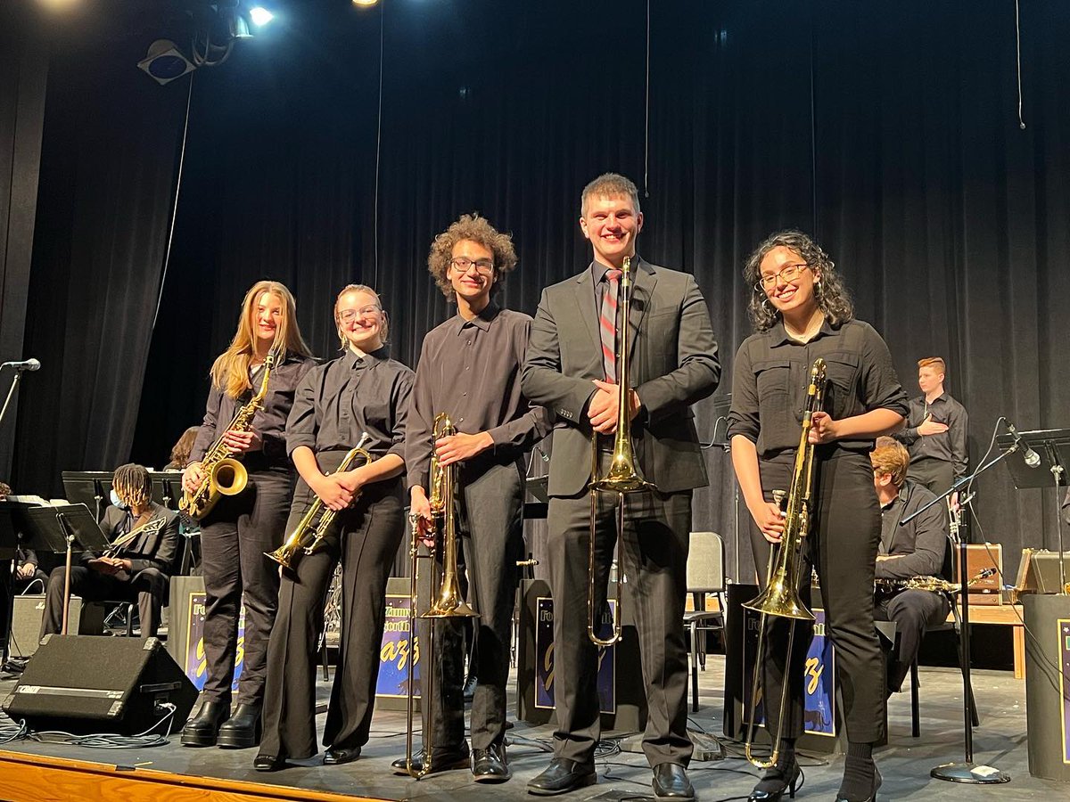 MattttSchultz's tweet photo. Great group of FZN Jazz band seniors!

https://t.co/OxSqvC2HVn https://t.co/Npoke8zQJ6