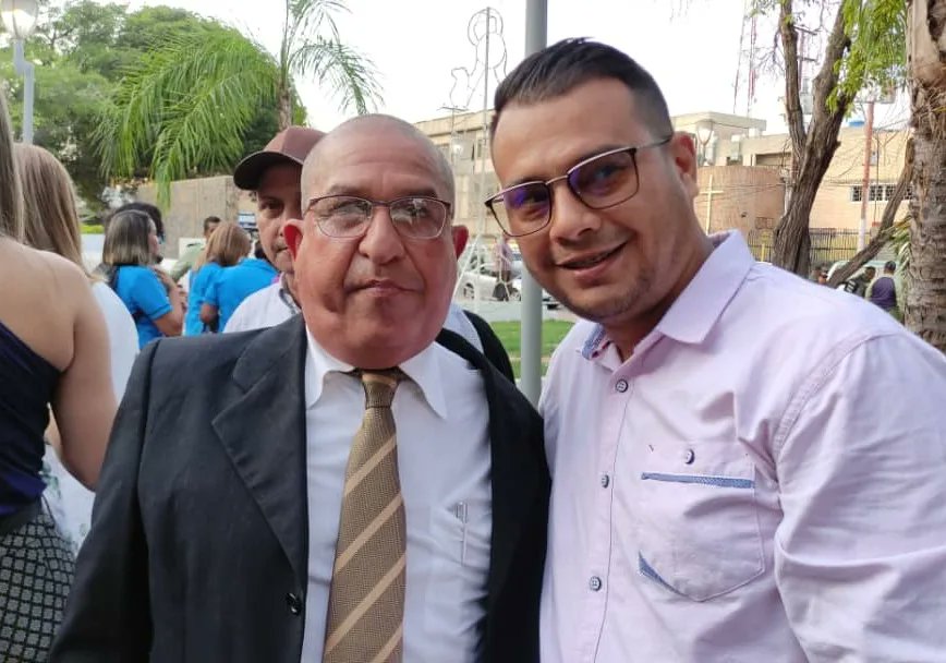DarwinLandaeta2's tweet photo. Felicidades al comisionado jefe Rigmar Borjas, nuevo director de @Impol_Lags
¡Hagamos de #Lagunillas el municipio más seguro!
#Polilagunillas
#CiudadOjeda
#Seguridad
#16Mayo
#Luned https://t.co/AL5B9MRS7o