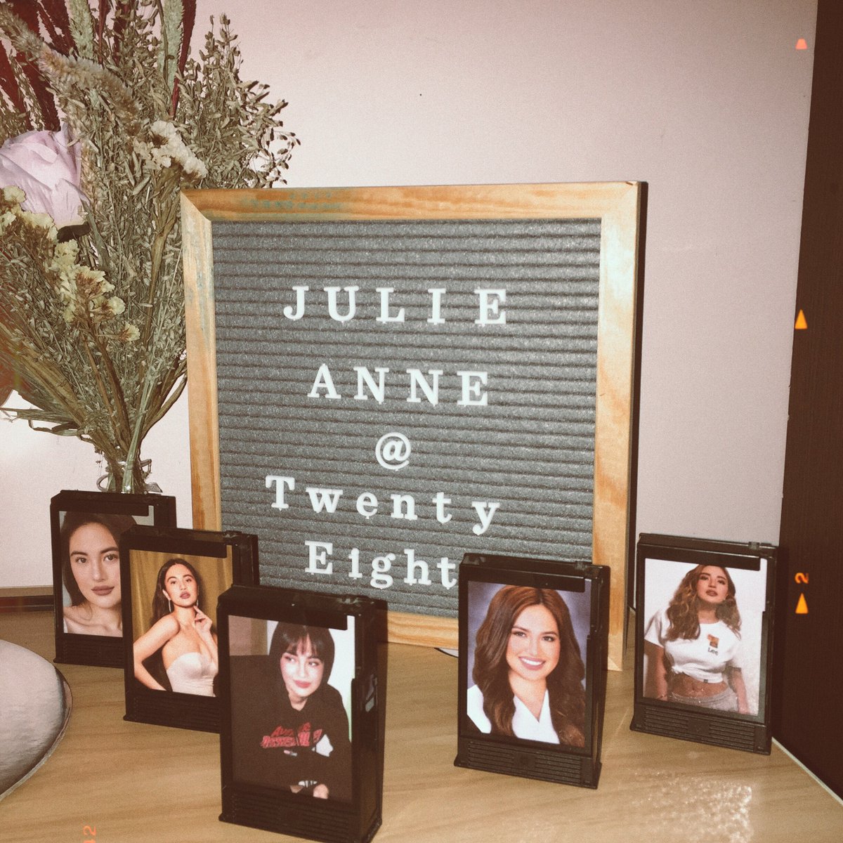 _eileenreyes's tweet photo. To my favorite ghorl, my happy pill, Julie Happy 28th Birthday! 🥳 Thank you for being my unpaid therapist. Ikaw ang isa sa the best na gift sa life ko. Always remember na nakasupport ako palagi sayo ☺️

Iloveyou so much @MyJaps , I hope you like it 😘🧡

#JulieAnneSanJose https://t.co/HfdkYGpoSE
