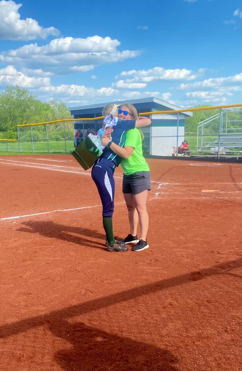 MrsDieterPE's tweet photo. Thank you to all the teachers who have impacted our athletes. It means even more that you came out to see them do their thing! 💚 https://t.co/QxYTJVP0nR