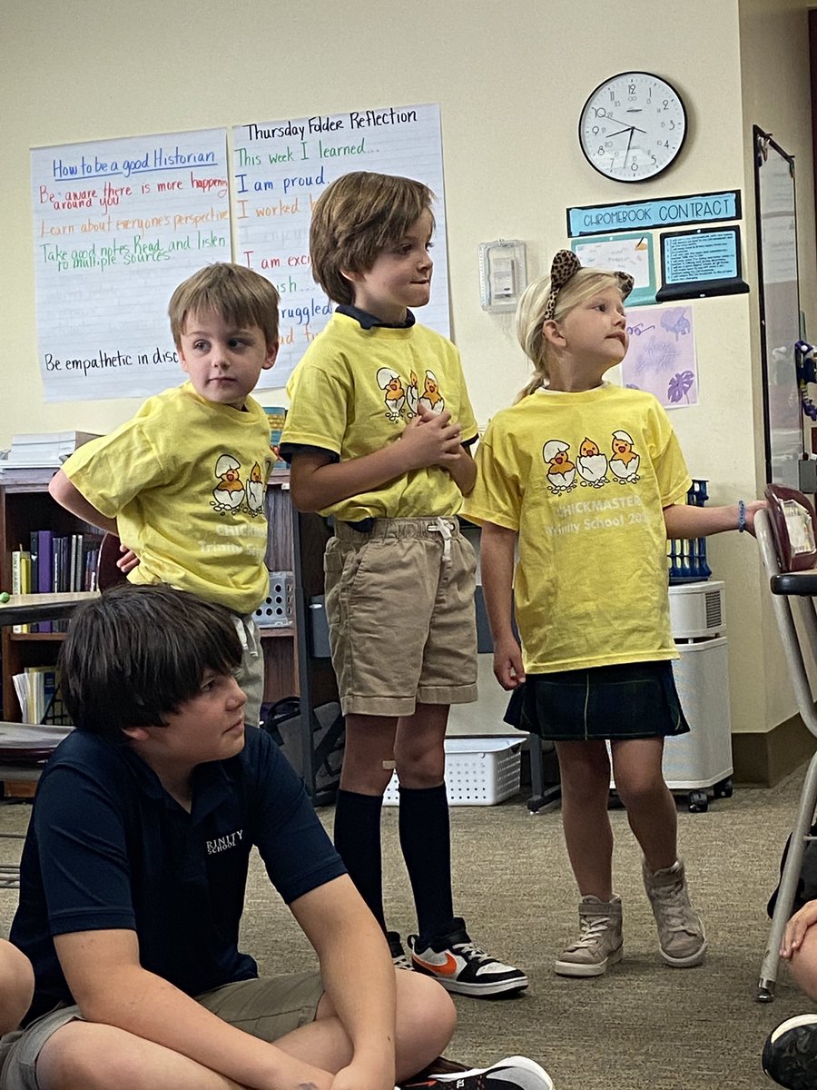 Overly4thgrade's tweet photo. We absolutely loved our visit with the CHICKmasters from @shauncmccarthy Kindergarten class. We learned so much and had a morning full of chick cuddles. #trinitylearns https://t.co/dCG4fnT1z4