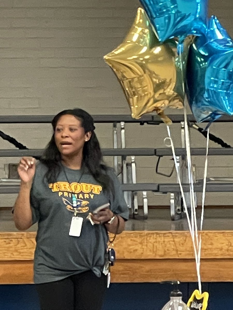 Choosin_Happy's tweet photo. Great family engagement event at The Trout Clubhouse hosted by Krystal Garcia! Students and parents enjoyed the art project! #WeRiseLP #TroutTribe @TeamLufkinISD https://t.co/fPCRnKP6EO