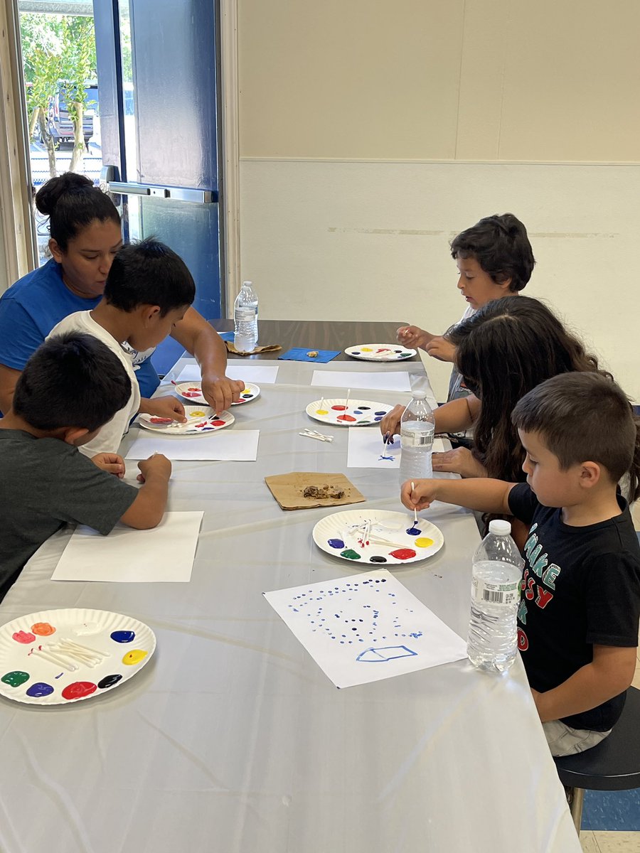 Choosin_Happy's tweet photo. Great family engagement event at The Trout Clubhouse hosted by Krystal Garcia! Students and parents enjoyed the art project! #WeRiseLP #TroutTribe @TeamLufkinISD https://t.co/fPCRnKP6EO
