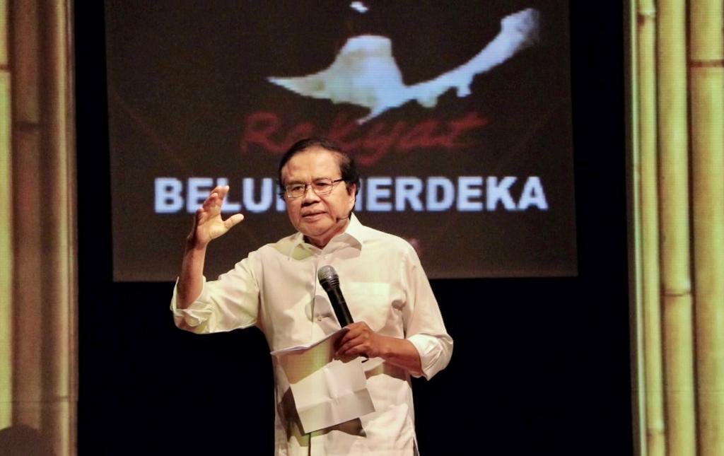 RamliRizal's tweet photo. Banyak yg bertanya,, apakah jika Jokowi berhenti, mundur atau diundurkan, Indonesia akan lebih baik ? Bukannya akan makin hancur, makin susah ?
Justru sebaliknya, Indonesia akan lebih baik, lebih damai (krn tidak ada lagi islam-phobia berbayar), ekonomi rakyat akan lebih 
baik🙂! https://t.co/7Ei92R0lGy