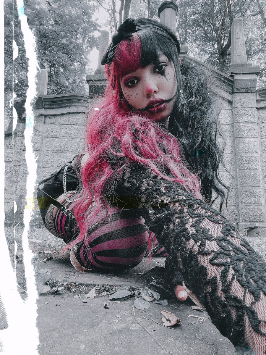 sappytheclown's tweet photo. #clown #MinistryOfTruth #sappytheclown #makeupartist #art #ventart #goth #gothgirls https://t.co/FGKAwV33SZ
