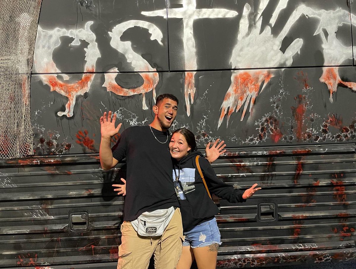 ghostbushawaii's tweet photo. Our scared victims 😱 Come join the fun😈
Mon-Fri @marriottwaikiki 
Sat-Sun @windwardmall 

#ghostbushawaii #hawaiitour #japanesehorror #waikikihawaii #oahuhawaii #marriottwaikiki #windwardmall #hauntedbus #thingstodoinhawaii #yearroundattraction https://t.co/nmamnfaRvQ