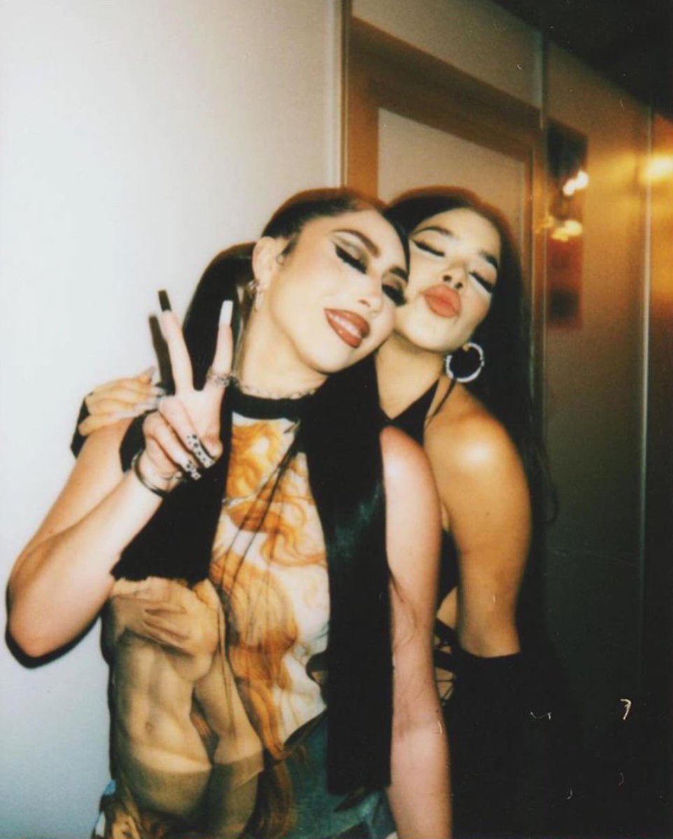 KaliUchisInfo's tweet photo. No thoughts Just Kali uchis and Kenia Os 🇨🇴🇲🇽🧚‍♀️🧚‍♀️ https://t.co/2hIkmfrm0d