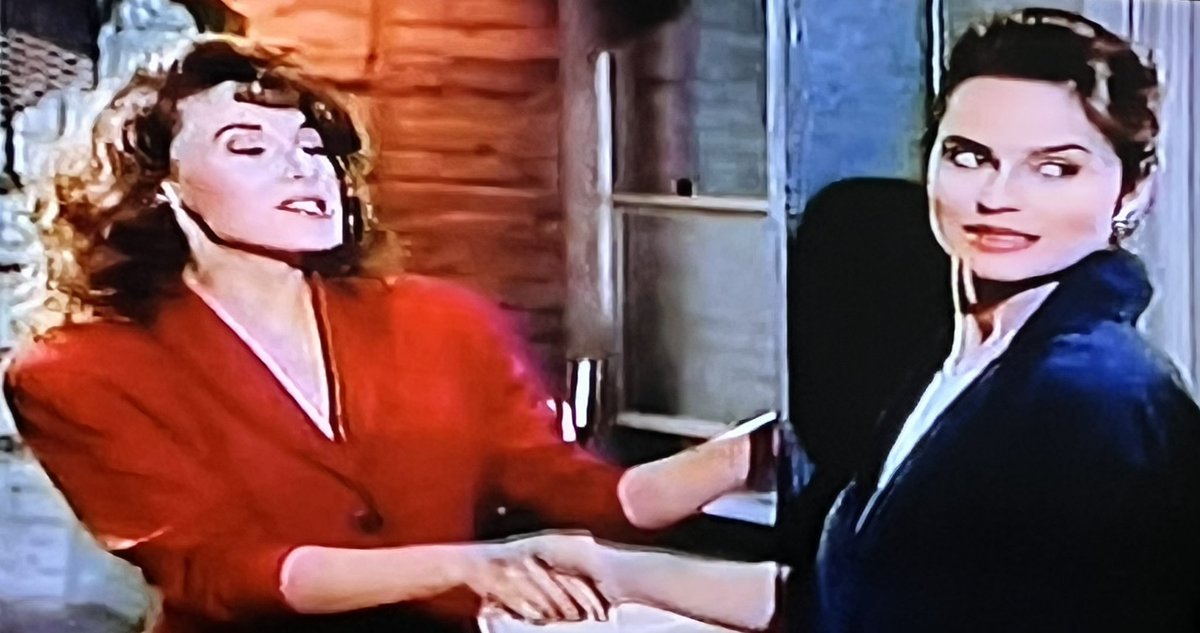Heart0fHeaven's tweet image. Carly meeting Isabella for the first time. ❤️#crystalchappell #carlymanning #stacigreason #isabellatoscano #days #classicdays #nostalgia