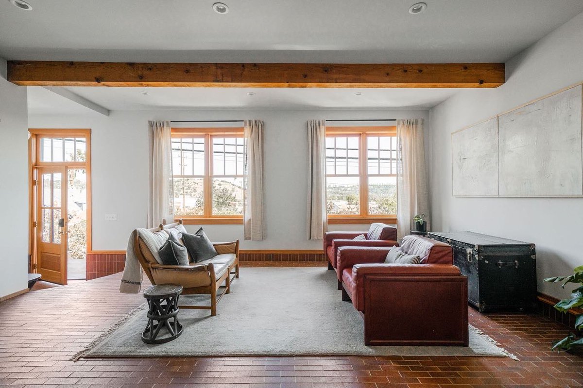MattMorgus's tweet photo. Just Listed! 👋🏼

6115 Mount Angelus Dr, Los Angeles
3 Bed, 2 Bath + ADU
$1,895,000

Perched on an expansive corner lot with sweeping views, this Craftsman compound circa 1924 is a rare offering in Highland Park's Mount Angelus neighborhood. #nela #mountangelus https://t.co/7MyN34xb6H