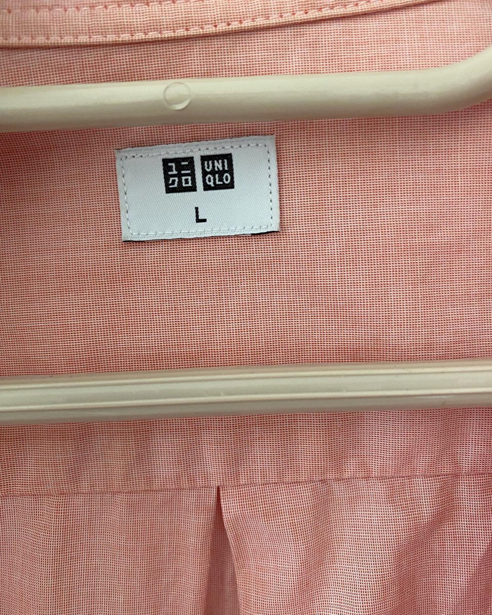 pslijin's tweet photo. พี่ฝากขายเชิ๊ตผู้ชายUniqlo ตัวนี้ใส่ไม่ถึง2ครั้ง size L จากในช็อป990 ส่งต่อ 490 ลดไปเกินครึ่ง แท้100% จากช็อปเซ็นทรัลลาดพร้าว
#เสื้อเชิ้ตผู้ชาย #เสื้อเชิ้ตผู้ชายมือสอง #เสื้อเชิ้ตสีชมพู #เสื้อ #uinqlo #uniqlothailand #uniqloมือสอง #ส่งต่อเสื้อผ้า https://t.co/m7EFLY1ezW
