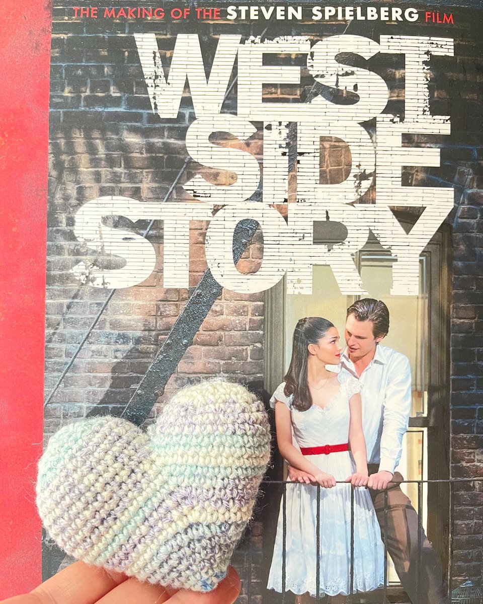 Aimaruyamamusic's tweet photo. #westsidestory の作品にフィットした
#maría の美しいハイトーン
#tony の素直なハートフルヴォイス
ソの音=空色と
ホワイトのクロッシェ編みました💙🤍💙🤍
#多肉花壇
#crochet #heart #モチーフ編み
#カラーセラピー #音色 #おといろ #こえ #visualvoice #verbal #言語伝達 #colourtherapy https://t.co/nUoyYWiNET