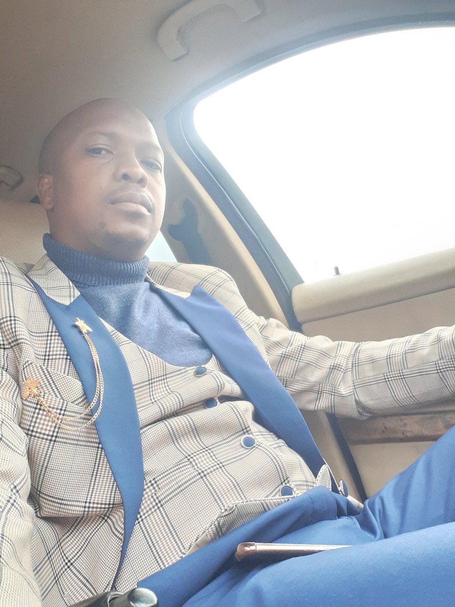 SbusisoSd's tweet photo. Amakhaza angenile 
#wintervibes https://t.co/65hELCu0GW