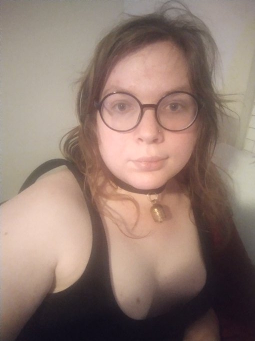 Sooooo I'm up late and bored and don't know how to sew but I still made a choker xD  Wanna ring my bell<a href="/tag/transporn"class="tags"><span>#transporn</span></a><a href="/tag/actualfoodporn"class="tags"><span>#actualfoodporn</span></a>