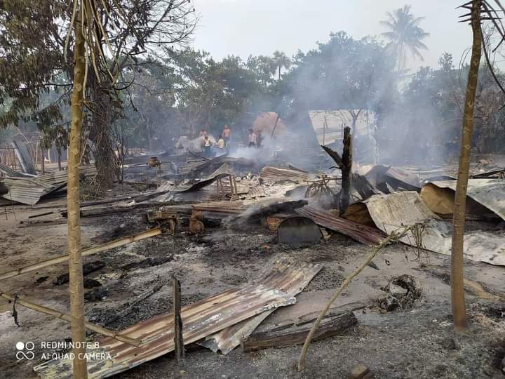 At least 17 civilian homes were torched ashy and 2 villagers are wantonly burnt to death by junta terrorists while violently razing Shwe YaMin village, #Sagaing's #KhinOo town since May-15. Many civilian valuables are rummaged and locals are in run from fear. #2022May17Coup