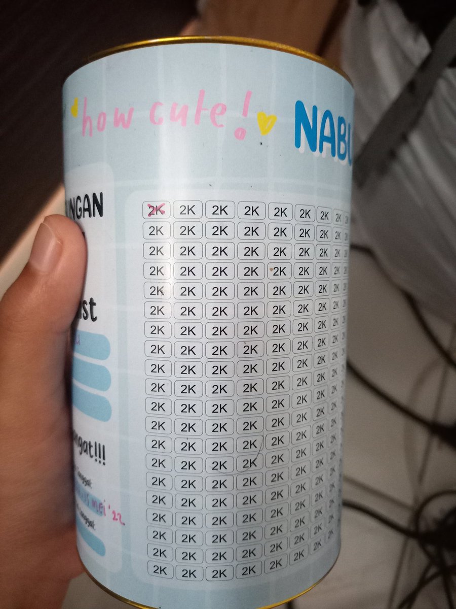 manhwasiswa's tweet photo. @convomfs Aku umur 20 baru punya tabungan 2k anyinghg ini juga baru beli kemaren celengannya😭 https://t.co/SsQxxSHFbk