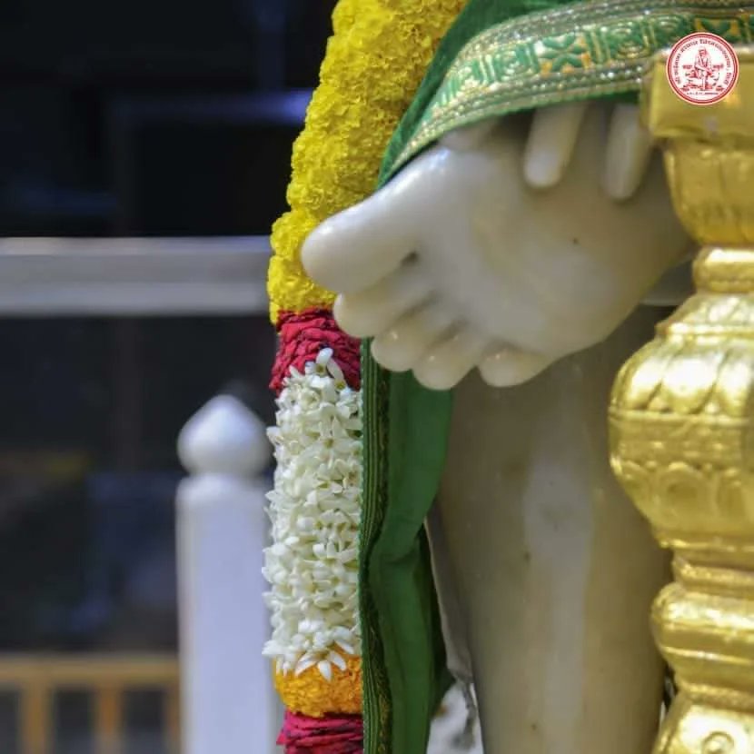 DATTASAITEMPLE's tweet photo. షిర్డీ కాకడ హారతి దర్శన్
(17.05.22)మంగళవారం....
Shirdi kakad Harathi Darshan(17.05.22) Tuesday
#saibabaofshirdi
#shirdi #shirdisaibaba #shirdisai #shirdidarshan #shirdisaibabatemple #shirdibaba #saibabamessage @DATTASAITEMPLE #twitter #sconcepts @SSSTShirdi https://t.co/MCE5ci4ofJ