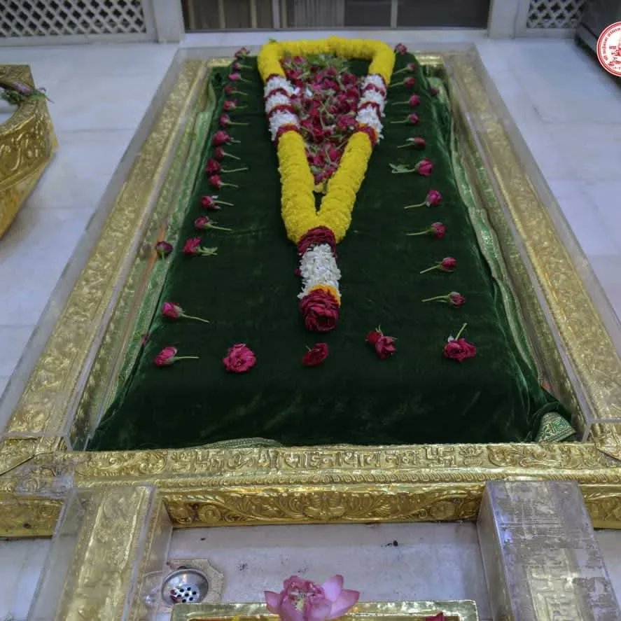 DATTASAITEMPLE's tweet photo. షిర్డీ కాకడ హారతి దర్శన్
(17.05.22)మంగళవారం....
Shirdi kakad Harathi Darshan(17.05.22) Tuesday
#saibabaofshirdi
#shirdi #shirdisaibaba #shirdisai #shirdidarshan #shirdisaibabatemple #shirdibaba #saibabamessage @DATTASAITEMPLE #twitter #sconcepts @SSSTShirdi https://t.co/MCE5ci4ofJ