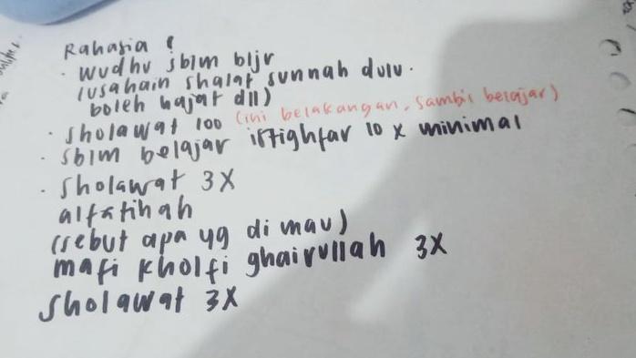 sbmptnfess's tweet photo. ptn! guys aku ada tips buat yg masi susa belajarnya atau gamasuk otak dll, ini temen2ku udh ada yg nyoba dan manjur caranya. siapatau di kalian juga manjur, boleh dicoba, semangat ya belajarnya 💪🏻‼️ https://t.co/aOt7NP0BlI