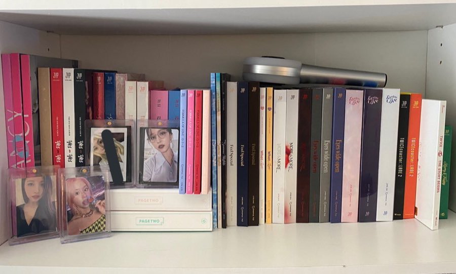 ohyomina's tweet photo. all the activity has been making me so happy recently so 😁🫶

TWICE ALBUM GIVEAWAY!

RULES:
- rt this tweet
- must be following me
- reply with a pic of your bias <3
- international :-)
PRIZES:
- any album of your choice

ENDS MAY 30TH https://t.co/6HECYRIU2R