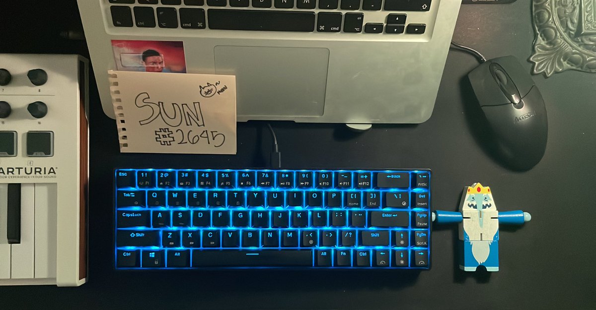 SunDoesNFT's tweet photo. just your local slick black keyboard matching with ice king 😤😤😤
(any bonus points for my midi keyboard though?) @NFTYKEYS #NFTKeys https://t.co/AAJ181jZsw