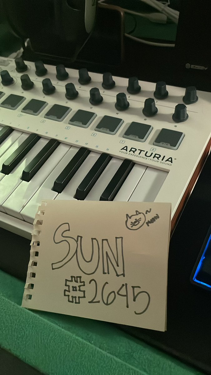 SunDoesNFT's tweet photo. just your local slick black keyboard matching with ice king 😤😤😤
(any bonus points for my midi keyboard though?) @NFTYKEYS #NFTKeys https://t.co/AAJ181jZsw