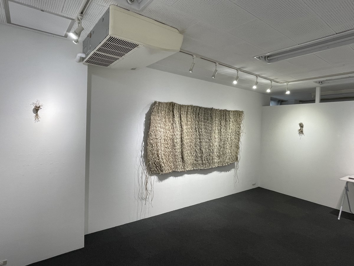 jinengallery's tweet photo. 本日初日☁️🎊
19時迄営業中
2022年5/17(火)〜5/29(日)
【A室】#岡野奏恵 展 - Missing-link -
【B室】#枝元郁 展 - #untitled -
#art #contemporaryart #stonecarving #papermodeling #kanaeokano #kaoruedamoto #missinglink #石彫 #大理石 #生物 #立体 #堆積 #古書 #集積 #日本橋 #小伝馬町 #馬喰町 https://t.co/L4nlhXliA1