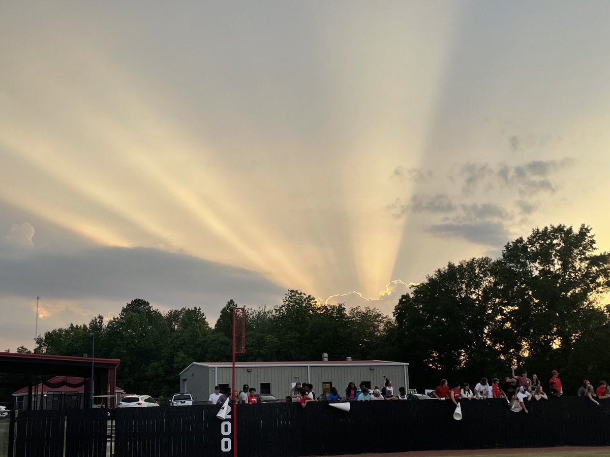 petal_softball's tweet photo. South State Champions! 
The moment we knew... #AO1 https://t.co/UjW1HJ9PQD