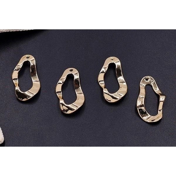 BeadspartsK's tweet photo. #M8508 コネクターチャーム
4ヶ入り税込110円
(サイズ : 約17×20mm)

#MT52-GD
20ヶ入り税込110円

#M3339 フレームチャーム
6ヶ入り税込110円
(サイズ : 約16×28mm) https://t.co/aWYAHekOAC
