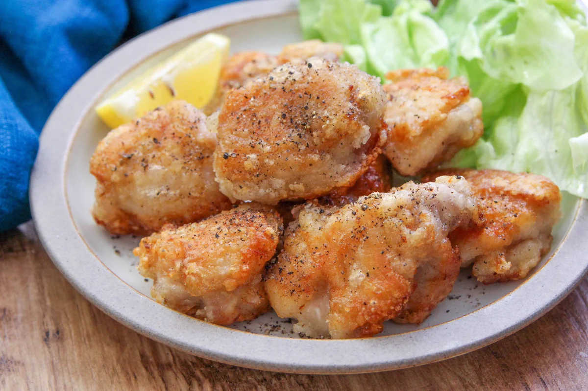 何個でも食べられちゃいそうな味？！少ない量の油で作れちゃう「唐揚げ」レシピ！