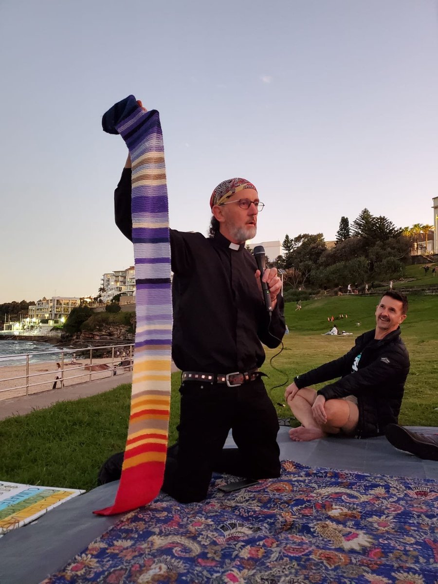 arrcc1's tweet photo. Our team in Wentworth held a moonrise vigil at Bondi Beach for people who have been campaigning hard for climate justice. No corflute battles: whoever takes the seat must act decisively and urgently for deep, economy-wide emissions cuts.
@DaveSharma 
@spenderallegra 
#ausvotes https://t.co/Uuhibz4lj9