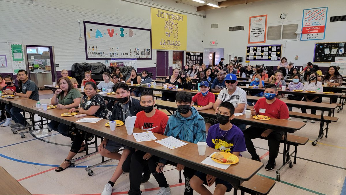 MontesGenessee's tweet photo. THANK YOU 💜 Elks Lodge for providing a WONDERFUL breakfast for our Drug Awareness winners, Portrait of a Graduate Award recognition kids and their families! It was DELICIOUS 😋 @mpsaz @elks2656 https://t.co/uc7Bqqmn5Q