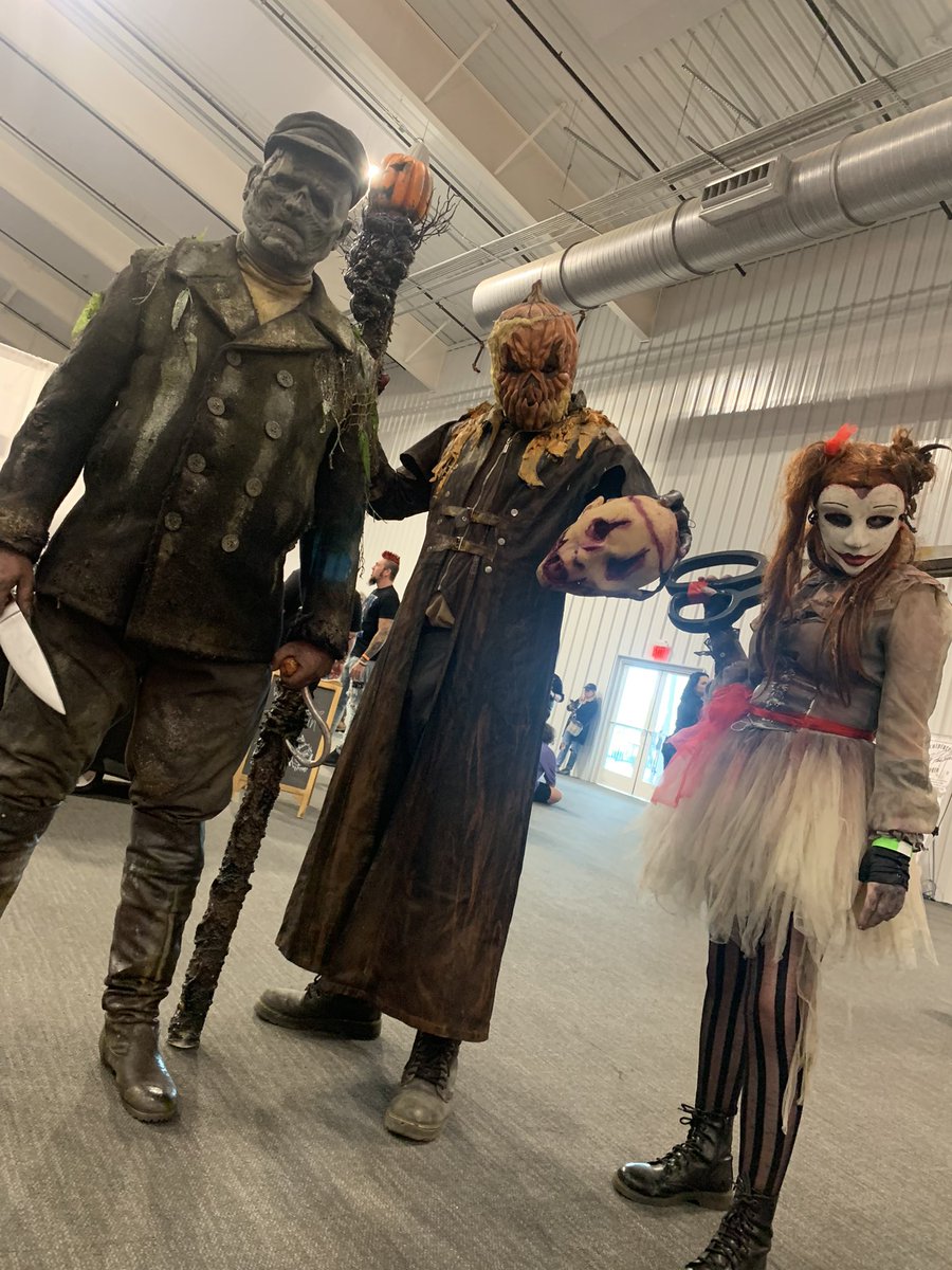 sirhenryhaunt's tweet photo. Did anyone else see Pyrum, Poppy and the Captain at @SpookalaFL this past weekend? Who knows where else they may pop up this summer 😈 https://t.co/iCngOmFtKq