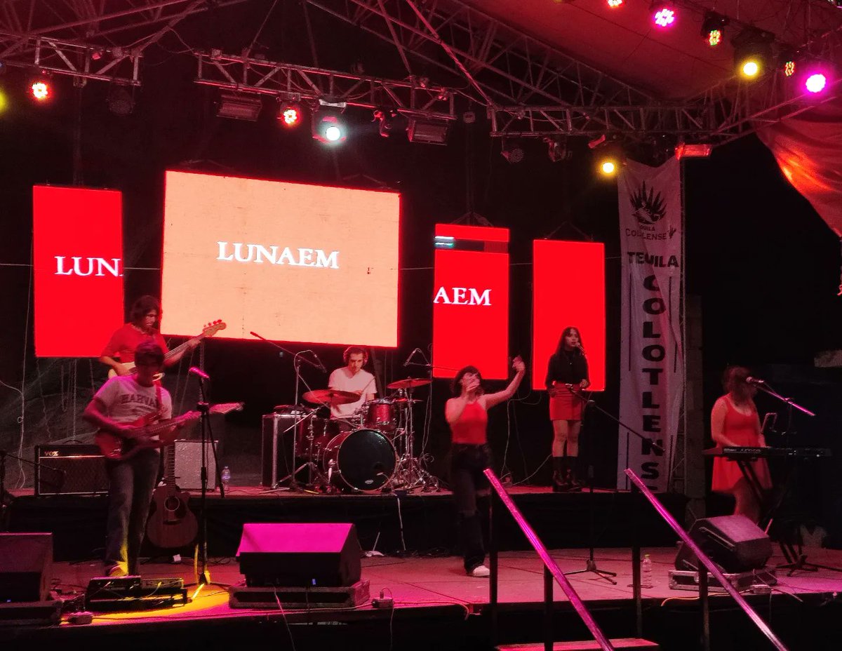 cunorte_udg's tweet image. El #CUNorte presenta a #LUNAEM en el teatro del pueblo de la #FENAPI
#ManadaCUNorte 🦁❤️