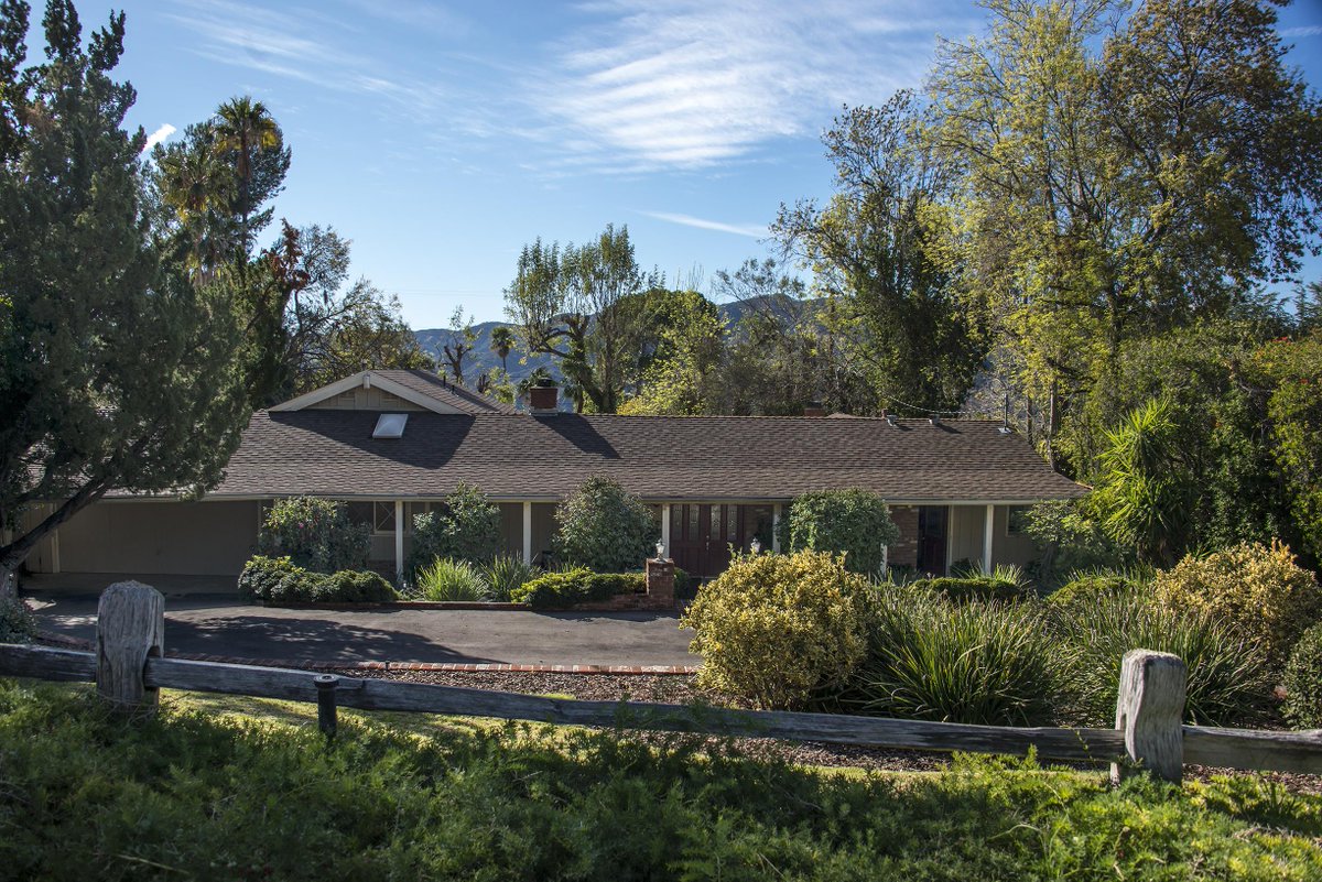 Glendale ranch style home available for filming!