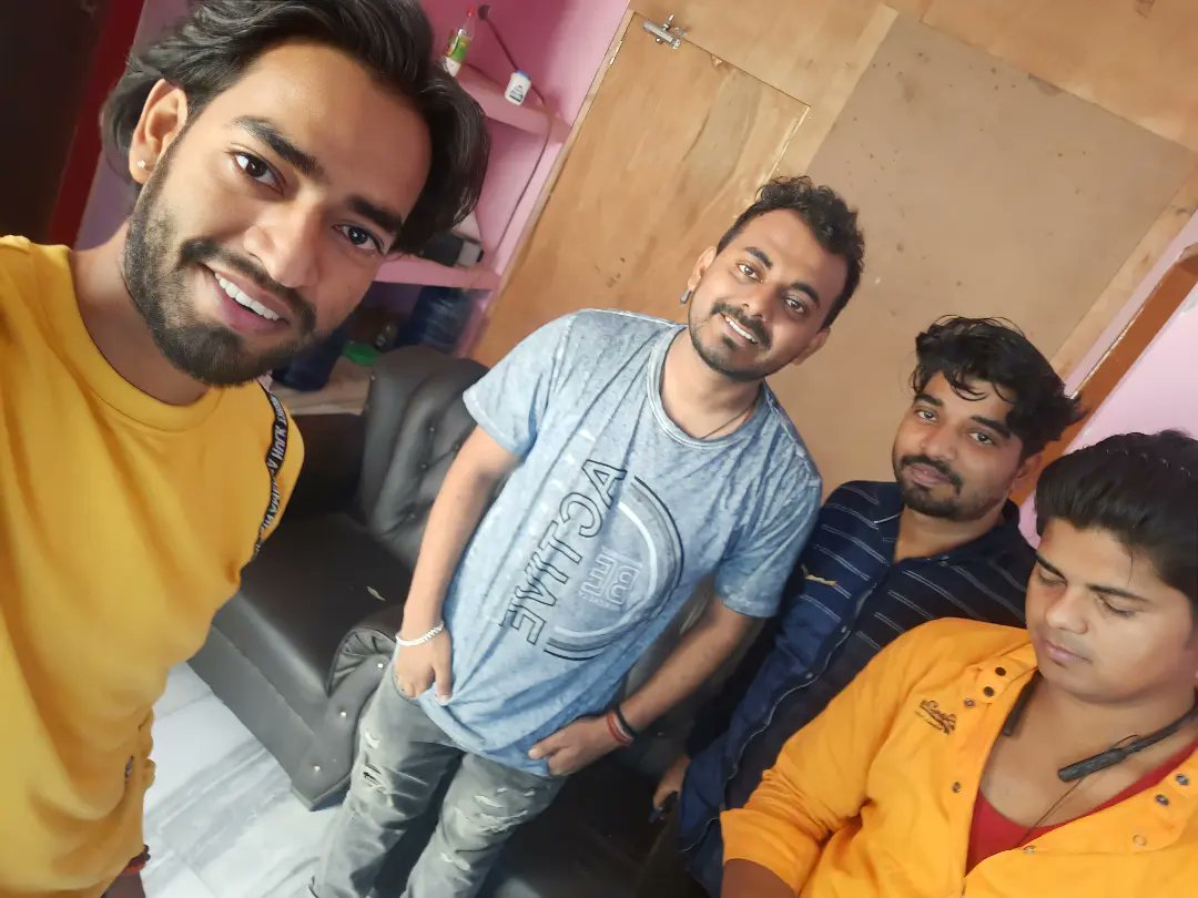 OsmAnand07's tweet photo. New Song Recording completed..🔥
Coming Very Soon...💥🕺
@OsmAnandOfficial...🤩💜
#musicaryasharma #anand_raj_verma @singer_neha_raj

Thanks for ur all love &amp; support...🥰😇🙏
 keep Blessings...💐🧡💚❤️
@osm_anand_official https://t.co/9EJyD6T7xi