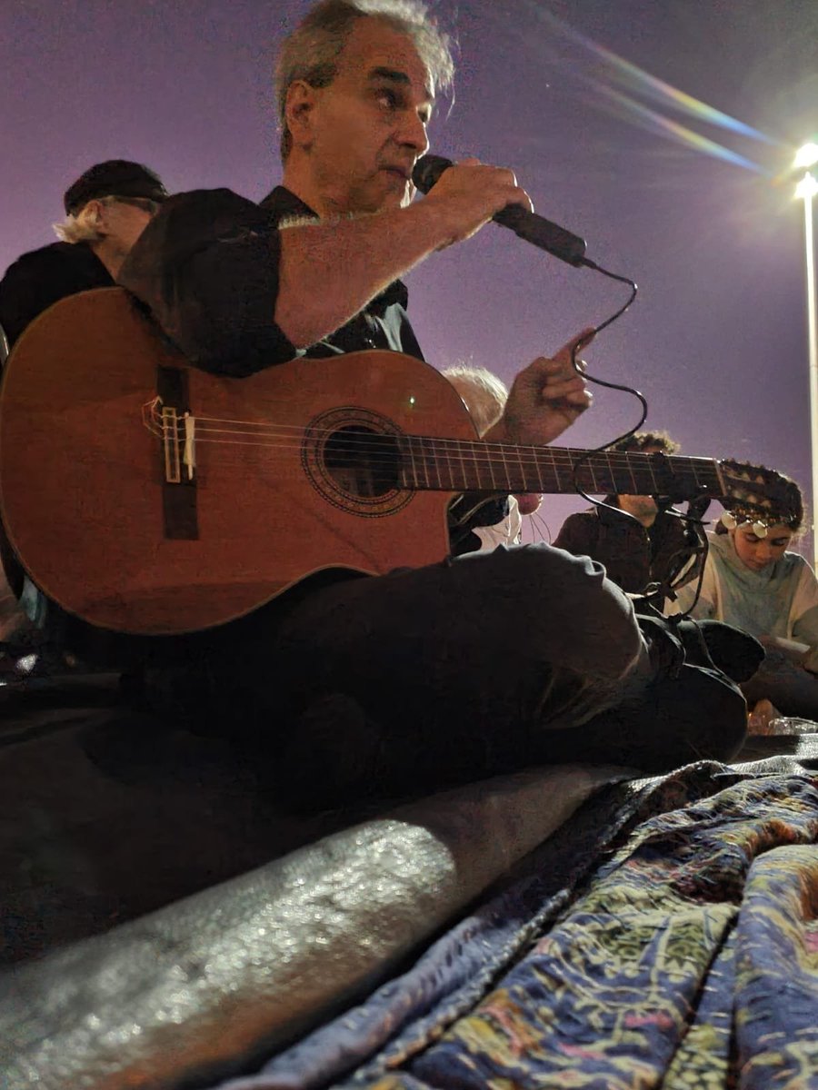arrcc1's tweet photo. Our team in Wentworth held a moonrise vigil at Bondi Beach for people who have been campaigning hard for climate justice. No corflute battles: whoever takes the seat must act decisively and urgently for deep, economy-wide emissions cuts.
@DaveSharma 
@spenderallegra 
#ausvotes https://t.co/Uuhibz4lj9