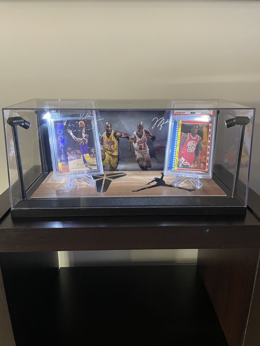 SWISportsCards's tweet photo. Jordan &amp; Kobe Custom LED Display Case 🔥🔥🔥
$200 net obo
@sports_sell https://t.co/KeveGgc5RZ
