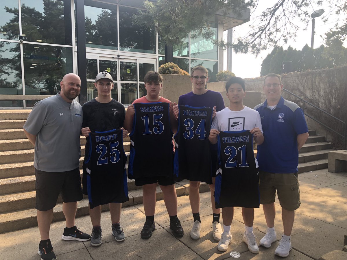 Husky Hoops tweet media