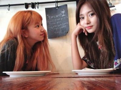 canecolas's tweet photo. Calidad de 4 píxeles para la hq fangirl y una colada que van a estar en primera fila en el #𝗔𝕔𝕥𝟶𝟷𝗢pening, ahora sí podremos decir "te dio envidia, honestamente te dio envidia" aunque ya pasó de moda la frase. 🍯♡ Mucha suerte, Isa baby!

𝚊tt𝚎 -- 𝕤oul 𝑙ady ₊˚✧ #𝚜eina https://t.co/dmVEfZGrWc