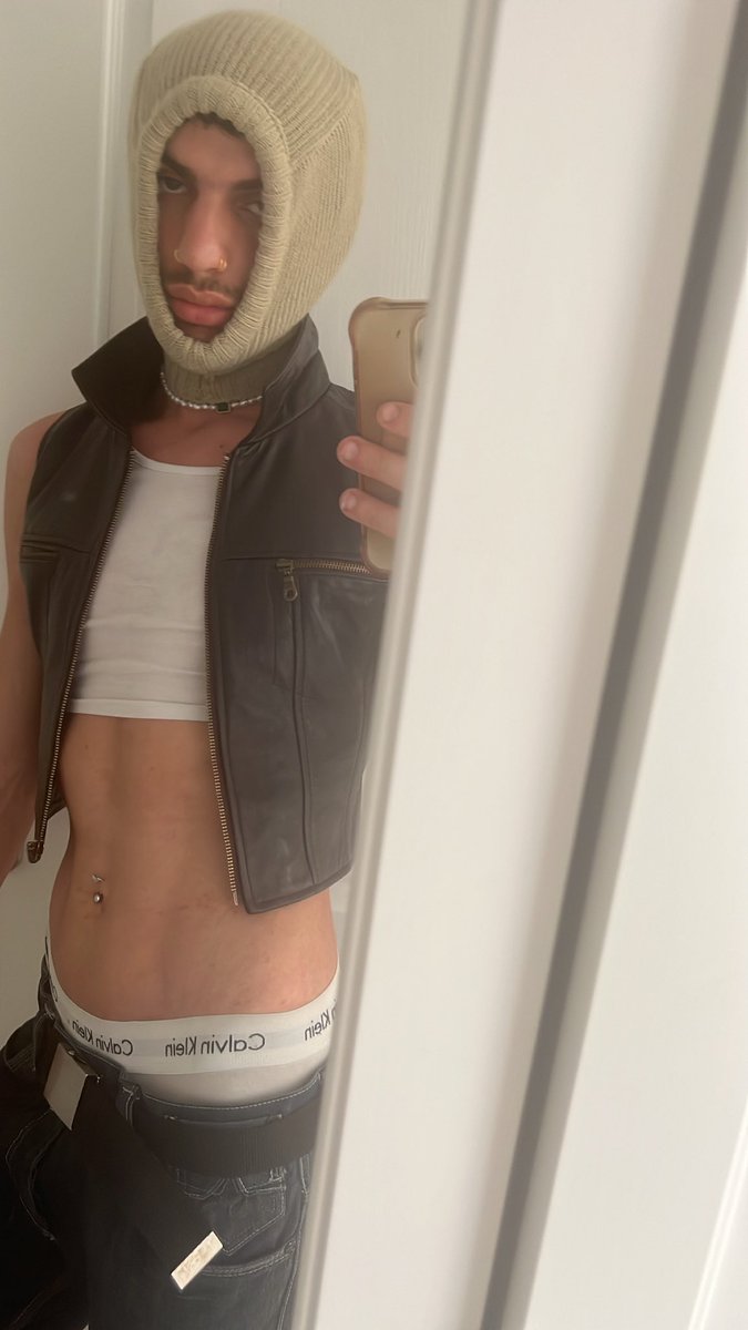 trashtalkin_'s tweet photo. #LGBTQIALOVEMAY https://t.co/mB3e342Tp4