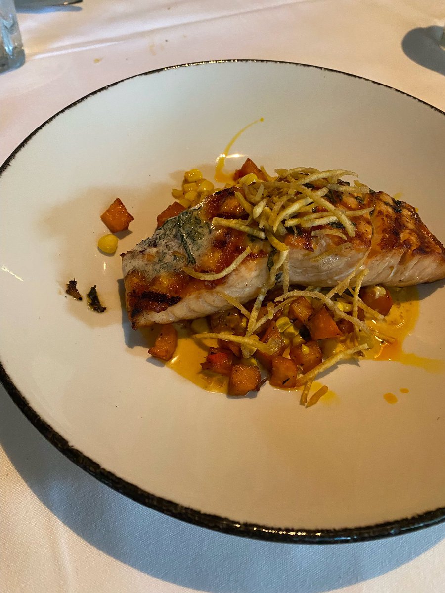 chefaudreyb's tweet photo. Mom’s favorite #glutenfree dinner in #NOLA is always @gwfins We we’re too hungry to take pics of apps, but here are salads, entrees, and desserts. Always delicious. #celiac #TopChefJr https://t.co/23551erVIL