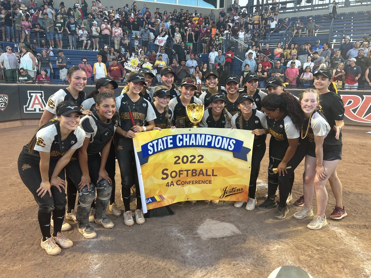 JasonBarrTV's tweet photo. 4th straight title for ⁦⁦@schssoftball_⁩  We’ll hear from future ⁦@ArizonaSoftball⁩ shortstop ⁦@logancoleee⁩ on ⁦@kgun9⁩ at 10. https://t.co/qyJS82lErx
